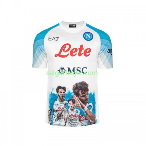 Napoli Face Game Kvaratskhelia 77 Fodboldtrøjer Hjemmebanesæt 2022/23 Kort ærmer Napoli Face Game Kvaratskhelia 77 Fodboldtrøjer Hjemmebanesæt 2022/23 Kort ærmer